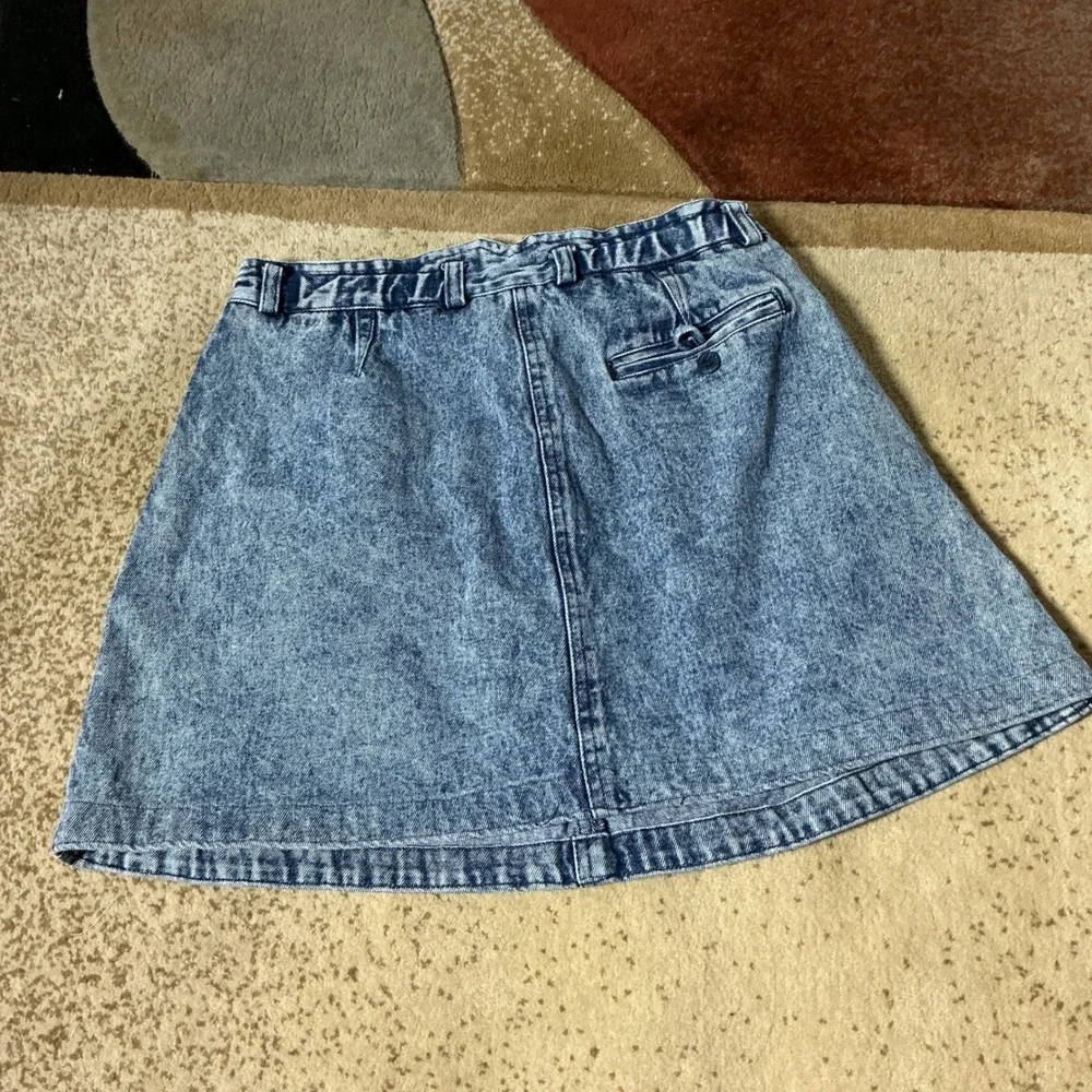 Nike Vintage 90s Acid Wash Denim Skirt Women M Blue Pleated Challenge Court Logo